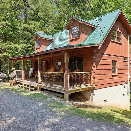 A Charming Cabin, Pool, Firepit, Hot Tub-Jacuzzi 蓋特林堡 外观 照片