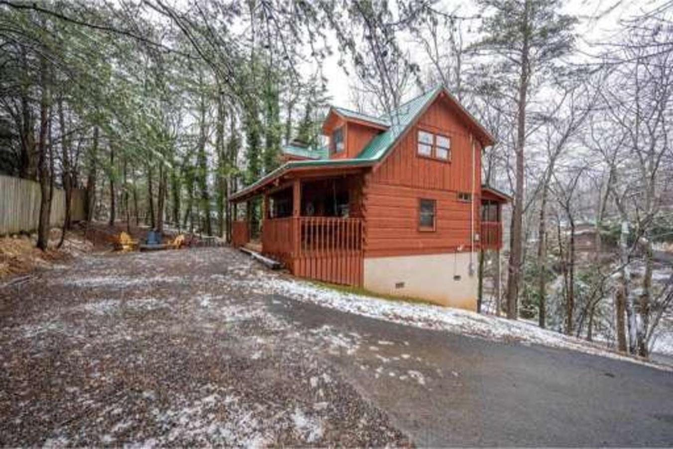 A Charming Cabin, Pool, Firepit, Hot Tub-Jacuzzi 蓋特林堡 外观 照片