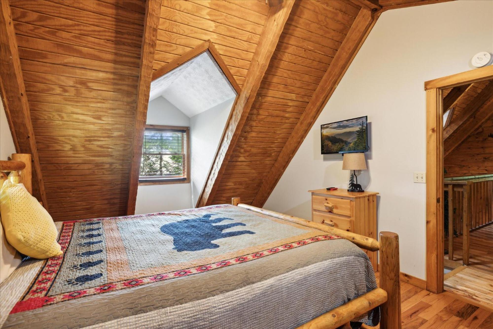 A Charming Cabin, Pool, Firepit, Hot Tub-Jacuzzi 蓋特林堡 外观 照片