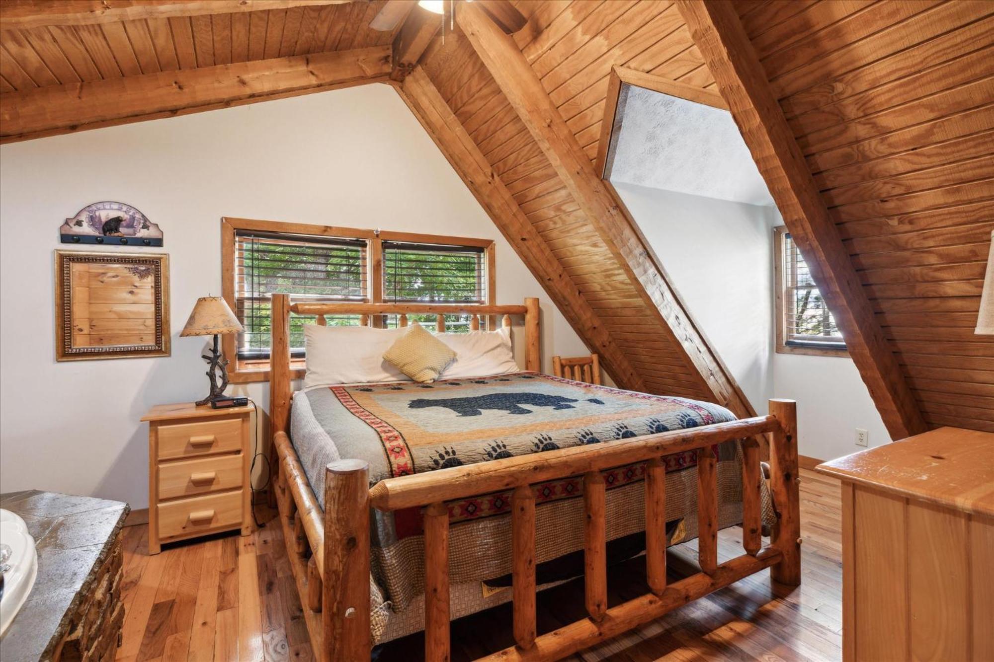 A Charming Cabin, Pool, Firepit, Hot Tub-Jacuzzi 蓋特林堡 外观 照片