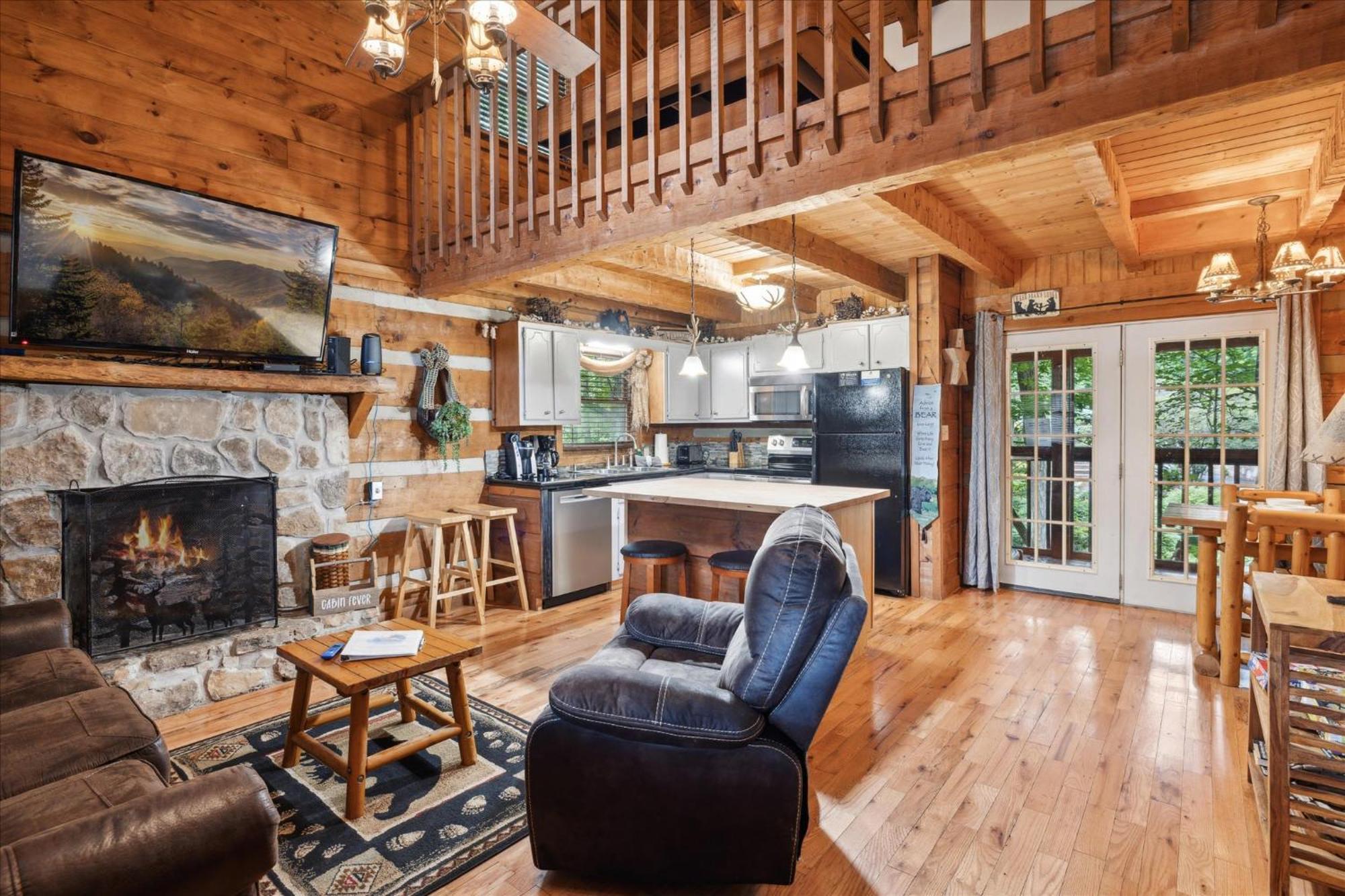 A Charming Cabin, Pool, Firepit, Hot Tub-Jacuzzi 蓋特林堡 外观 照片