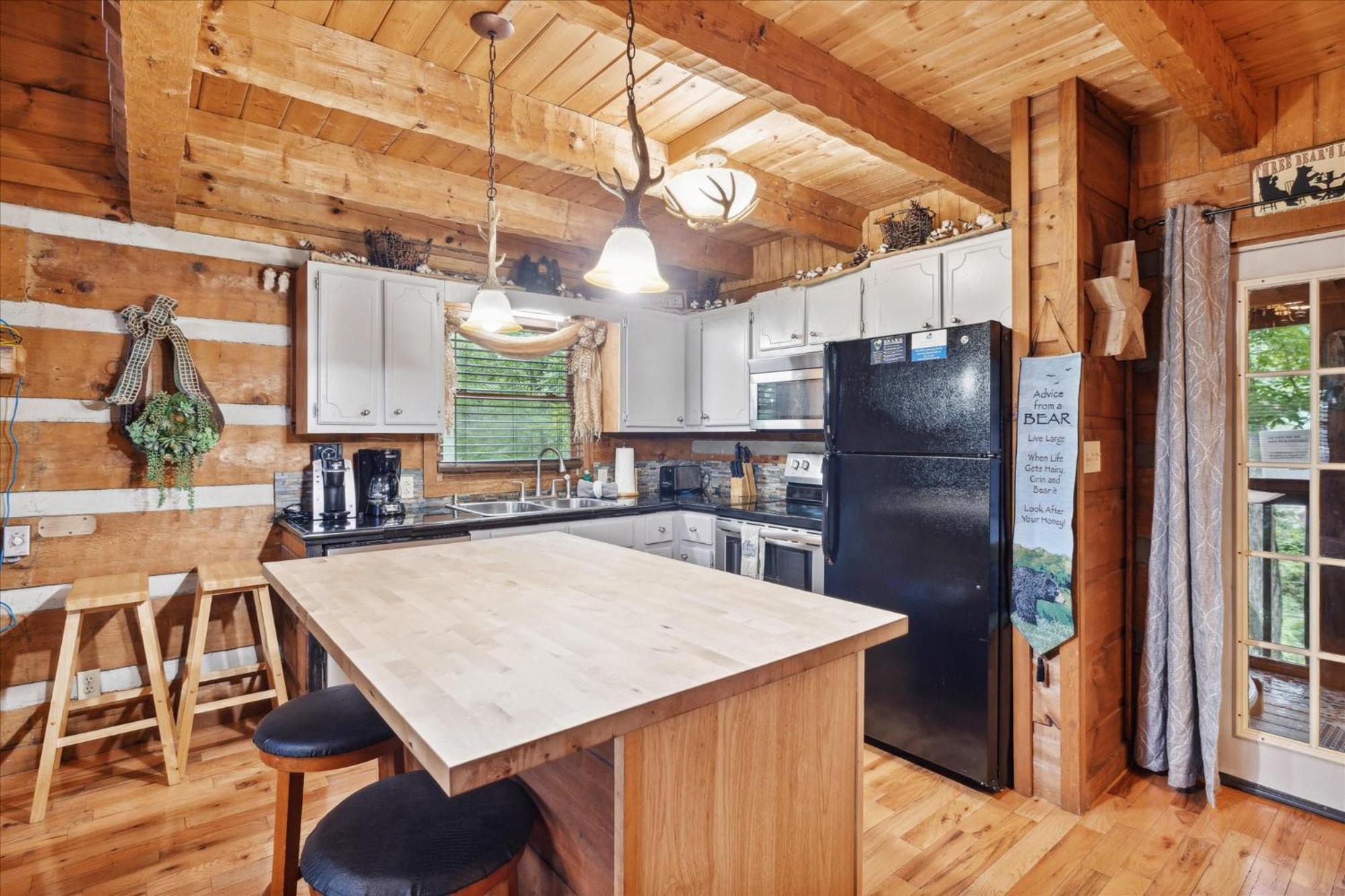 A Charming Cabin, Pool, Firepit, Hot Tub-Jacuzzi 蓋特林堡 外观 照片
