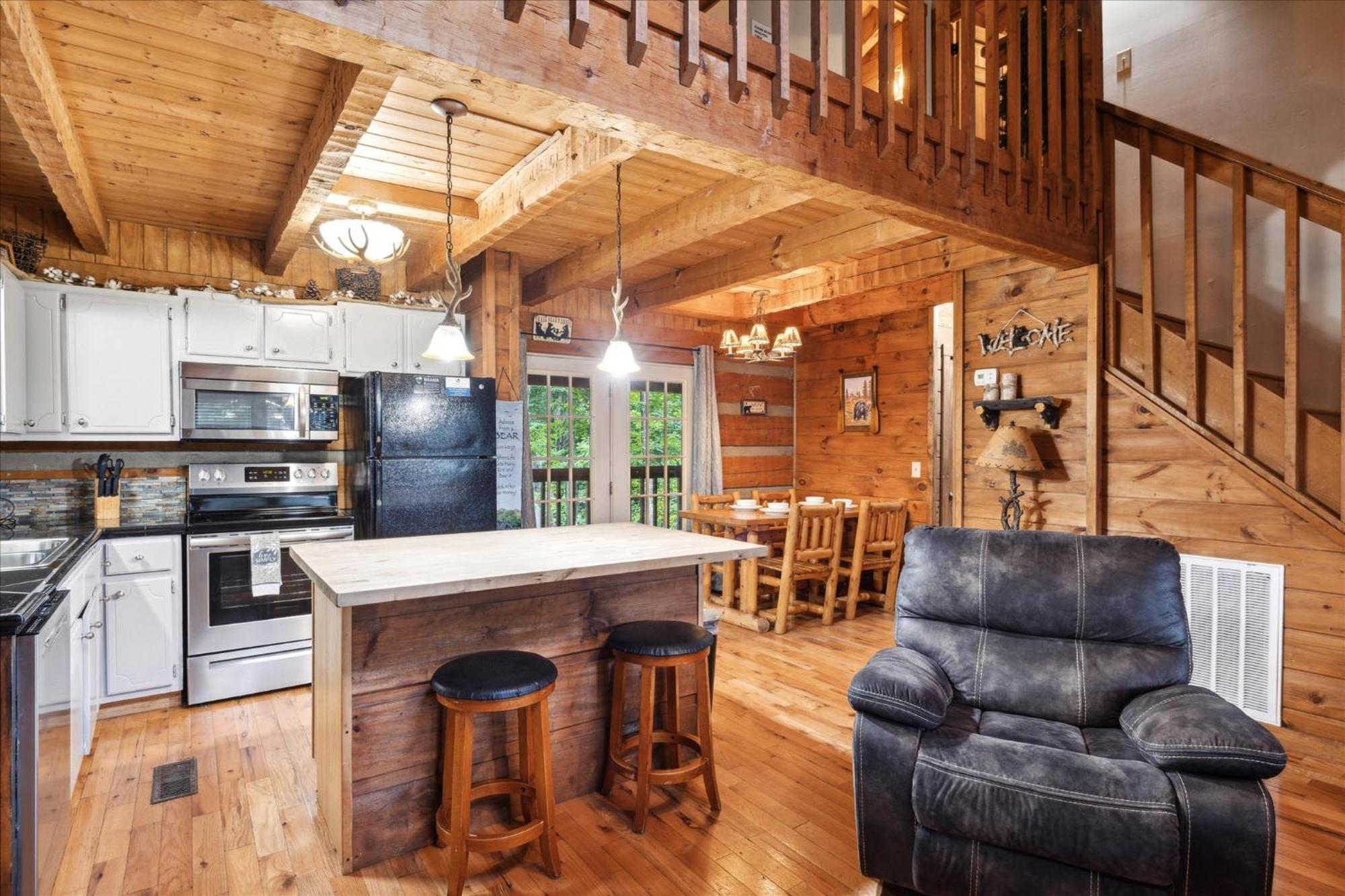 A Charming Cabin, Pool, Firepit, Hot Tub-Jacuzzi 蓋特林堡 外观 照片