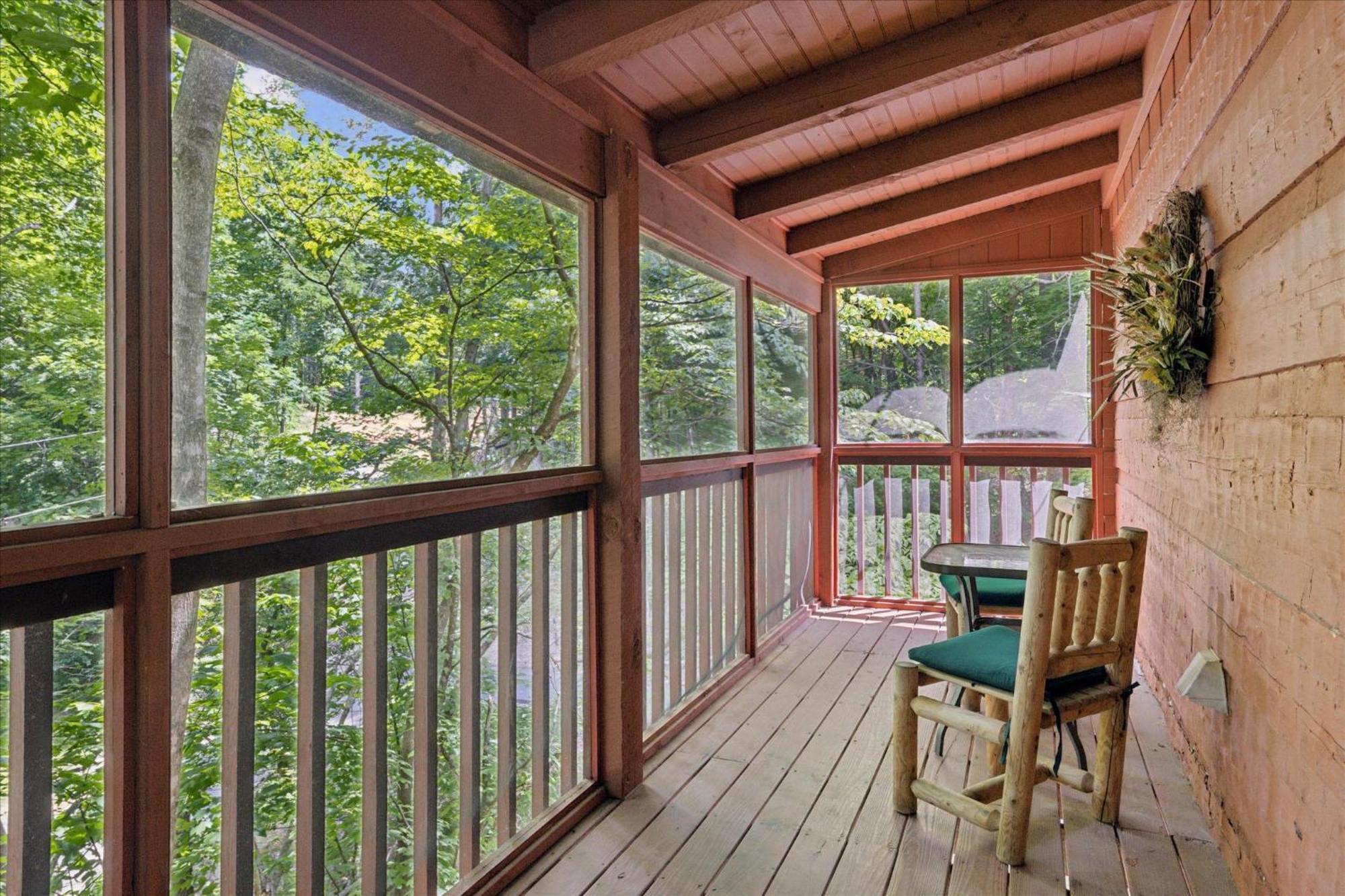 A Charming Cabin, Pool, Firepit, Hot Tub-Jacuzzi 蓋特林堡 外观 照片